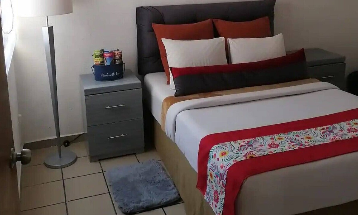 Puerto Vallarta Apartment | 10 minutes from the beach internet wi-fi Netflix cable TV Sky and Boiler.