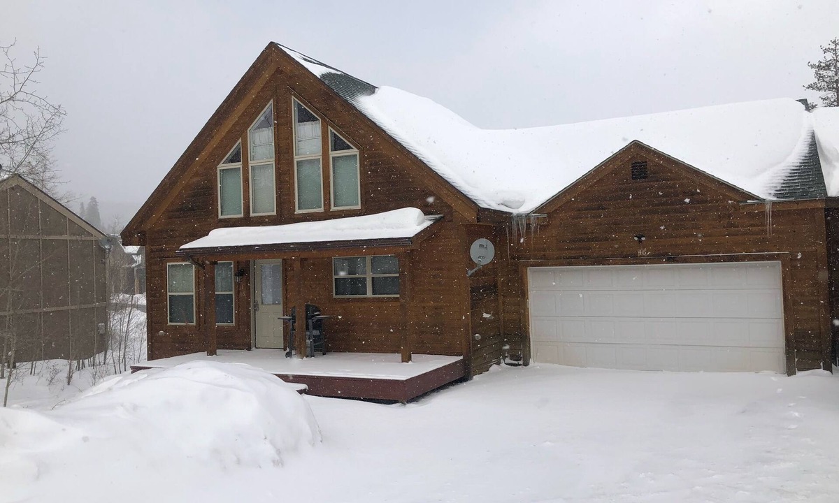 Wildernest House | 100 5-star reviews for this remodeled duplex in Summit County! No “noisy condo”