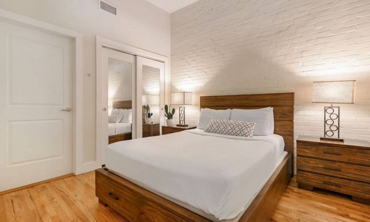Central Business District Hotel | 1BR Condo - Spacious - Near French Qt & Bourbon