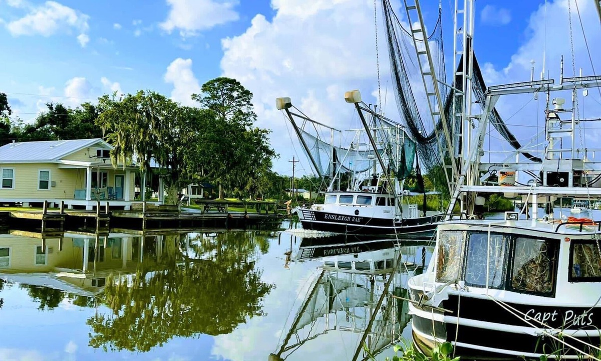 Montegut House | 2 BED, 2 BATH LUXURY WATERFRONT W/LAUNCH NEAR COCODRIE/POINTE AUX CHEIN/HOUMA