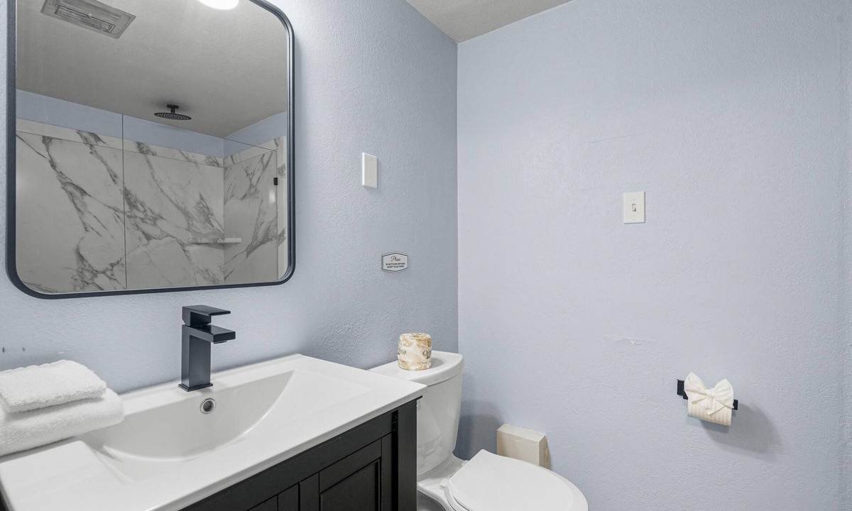 Polson Hotel | 2 Double Beds, Partial Lake View