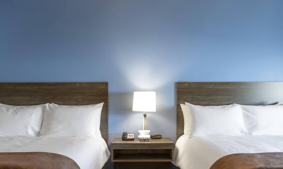 Jonesboro Hotel | 2 Queen Accommodation near University Museum | Free On-Site Parking!