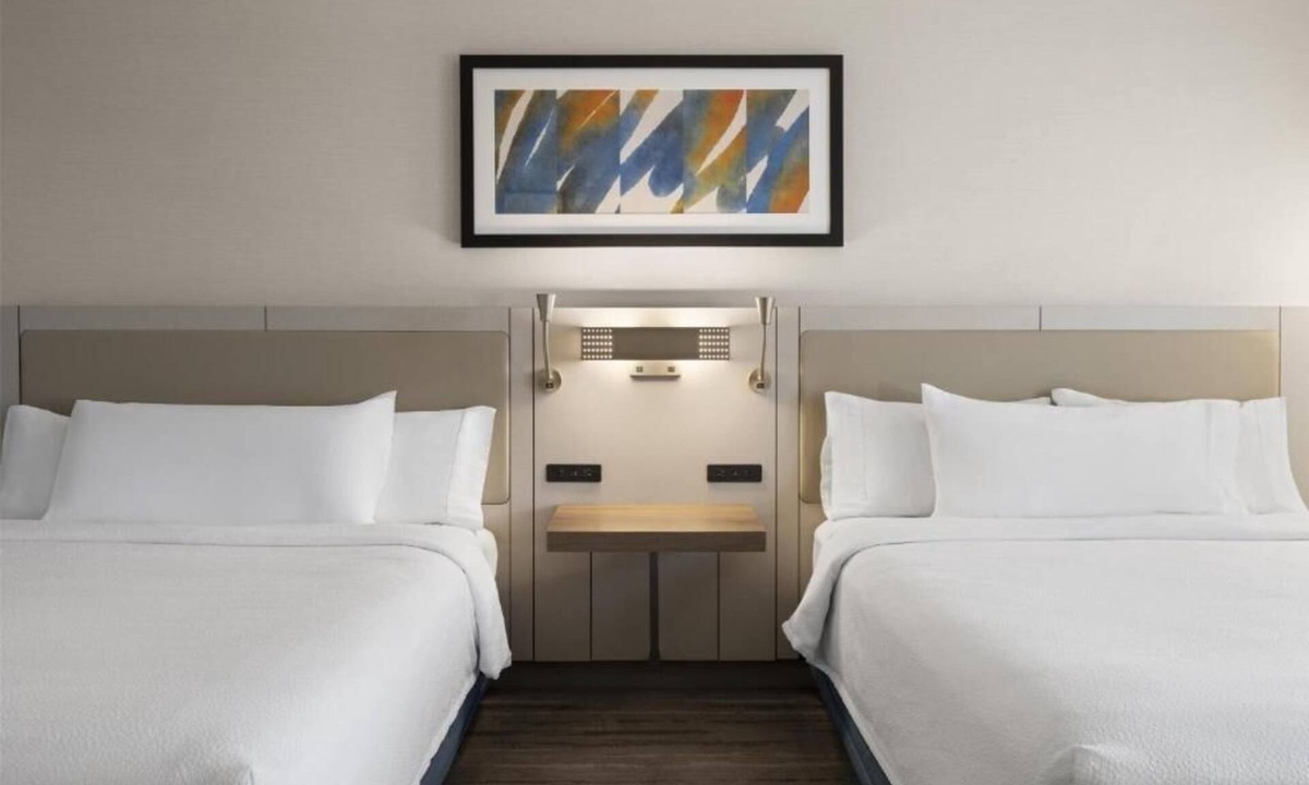 Albuquerque Hotel | 2 Queen Units | Onsite Pool | Minutes to Airport + Breakfast Included