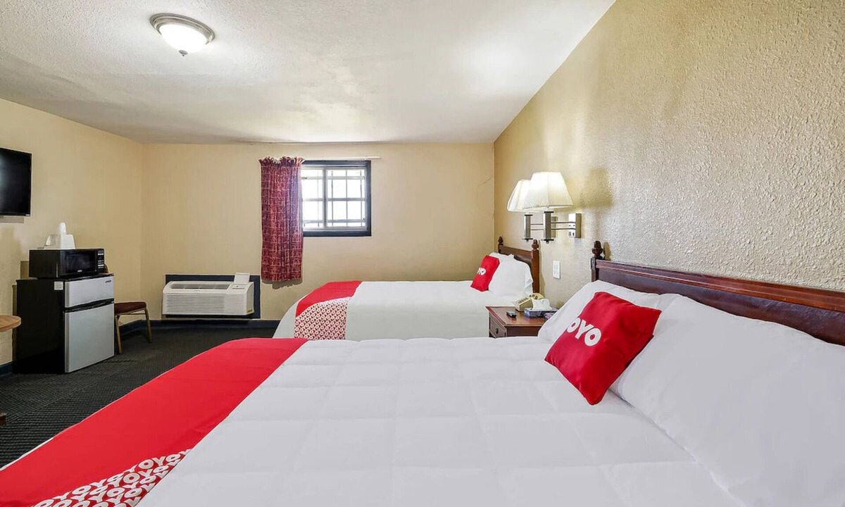 Luling Hotel | 2 Units | Value-Oriented Downtown Lodging Near Events & Local Festivals