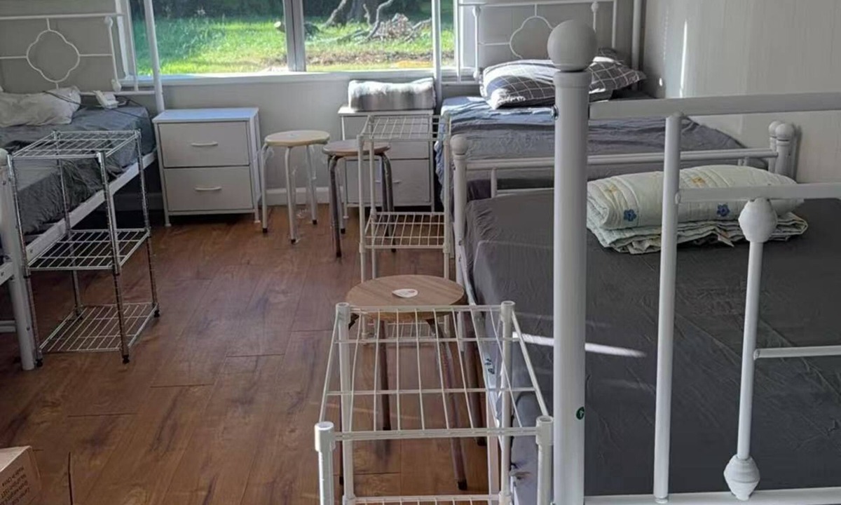 Texas City House | 20 dollars only man's bed in the living room