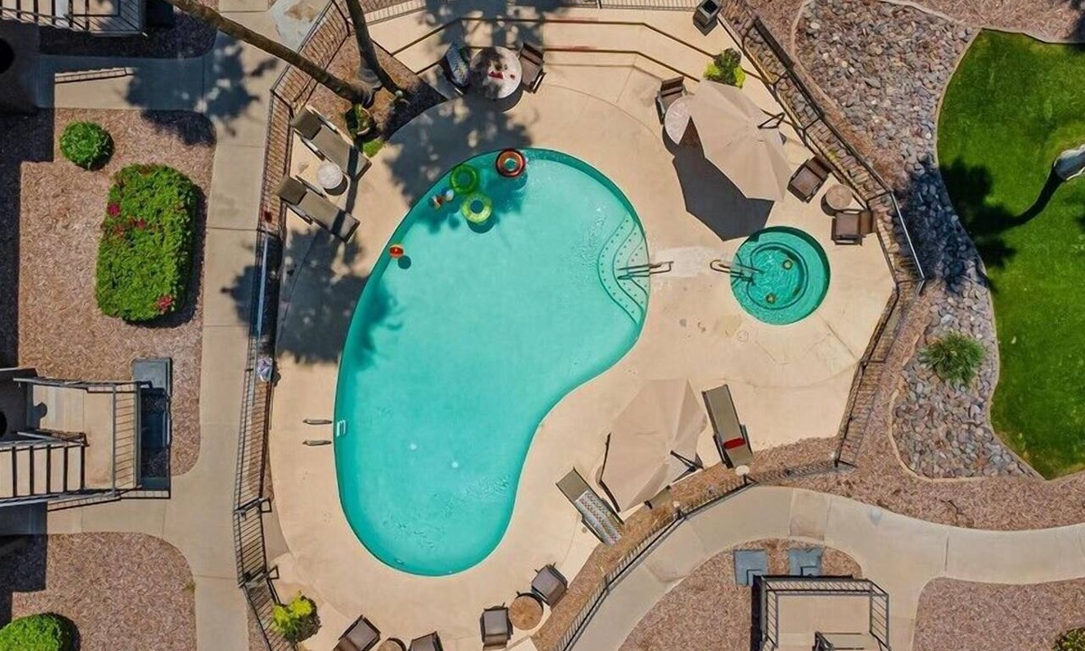 New Papago Parkway Apartment | 246- Pet friendly, 1 bedroom fully furnished suite!