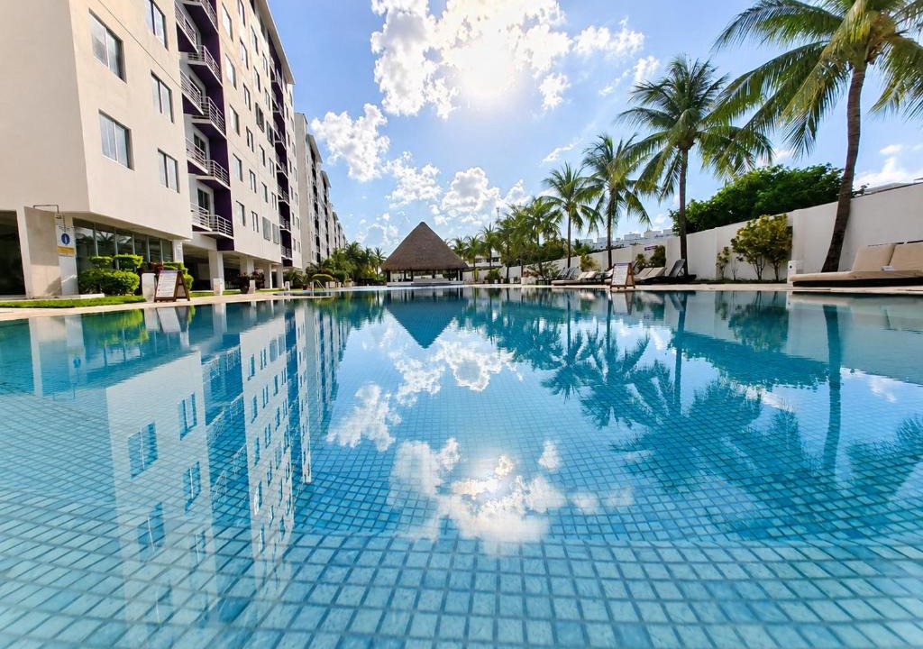 Downtown Cancun Apartment | 2BR Resort Apartment Cancun Pool WiFi AC