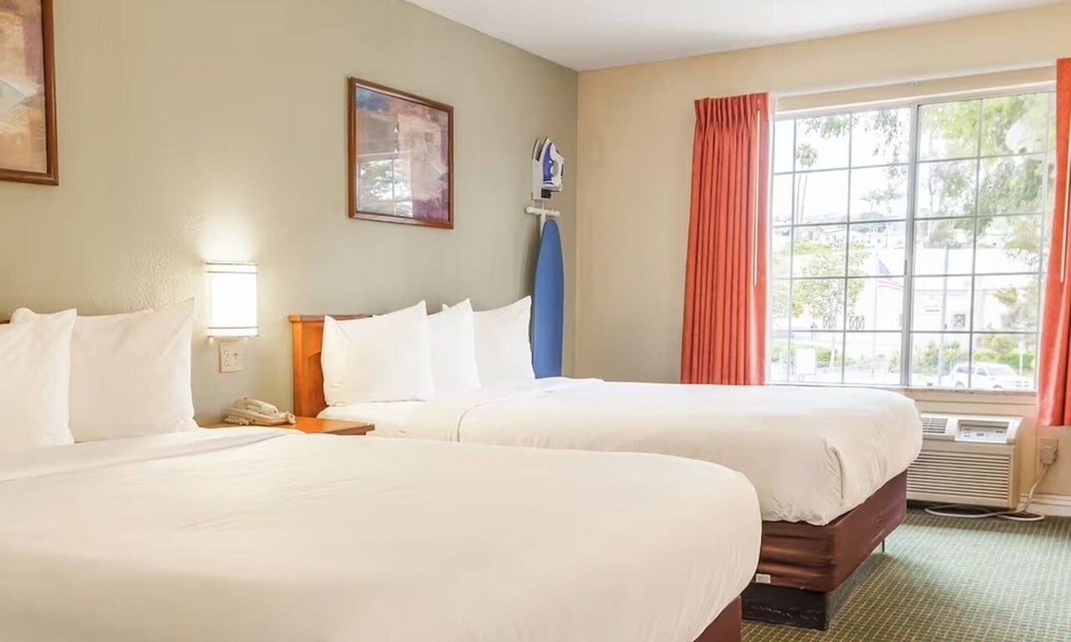 San Clemente Hotel | 3 Accommodations | Downtown & Pier Nearby | Free Covered Parking | 2 Queen Beds