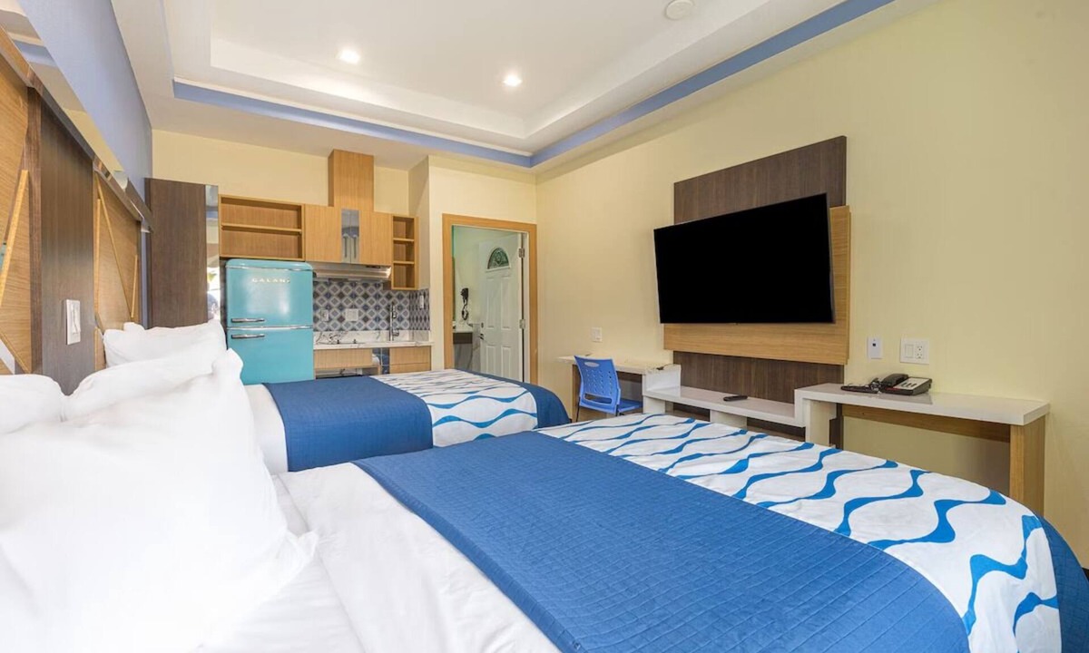 George Bush Park/Eldridge Hotel | 3 Affordable & Pet-Friendly Rooms in Southwest Houston near George Bush Airport