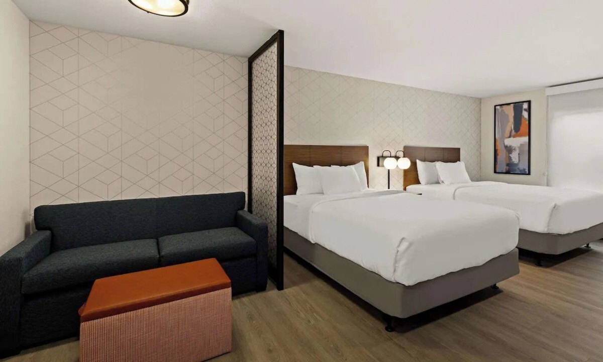 Temecula Hotel | 3 Apartment-Style Suites w/Kitchen near Temecula’s Top Attractions | Pets OK