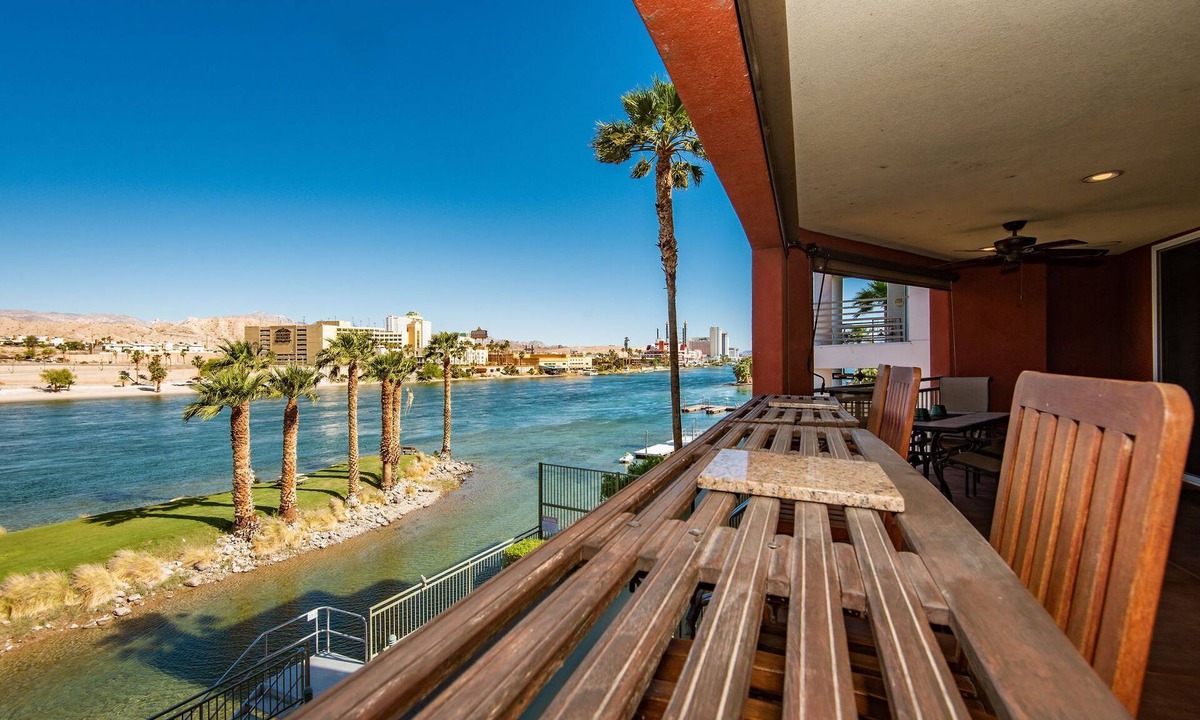 Bullhead City Condo | 3 Bdr Riverfront Casino View Pool Spa Beach Private boat launch, BBQ's 1J