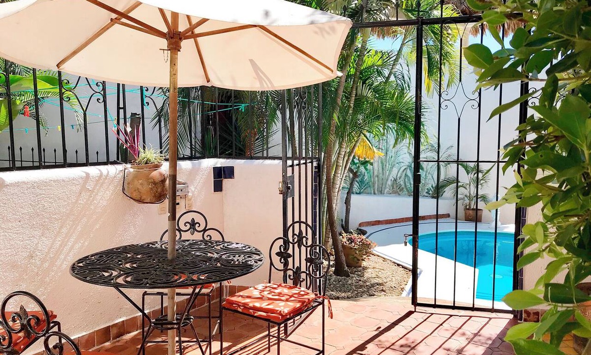 Hidalgo House | 3 bdrm house with Private Pool & Steps from Manzanillo Beach