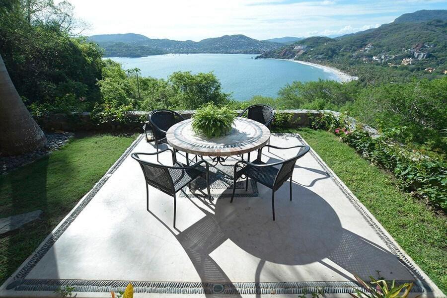 Playa Las Gatas Villa | 3 Bdrm Waterfront Apartment Overlooking Playa La Ropa