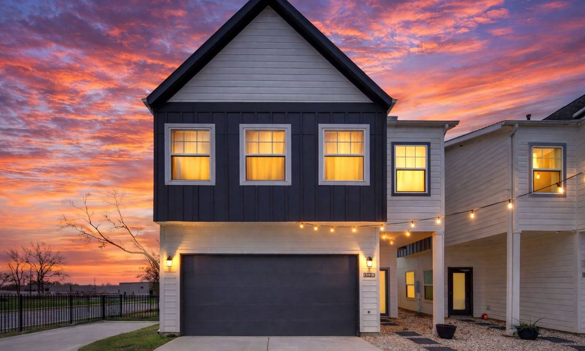 Kempwood House | 3 Bed, 2.5 Bath, 15 Minutes from Downtown, 2-Car Garage, and Gated Community