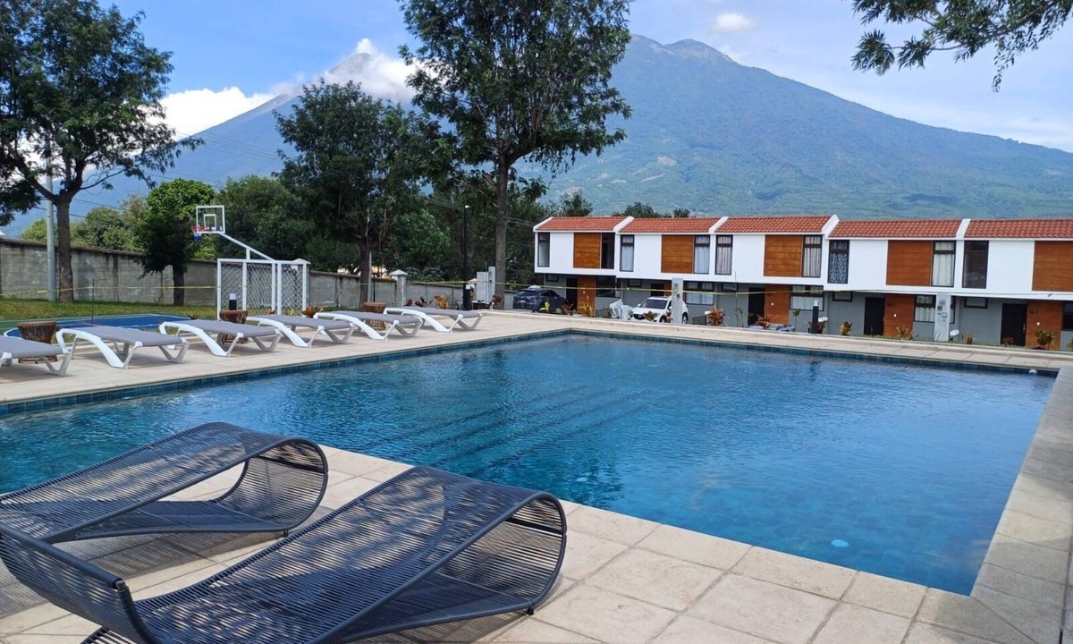 Ciudad Vieja House | 3-bedroom house in perfect Alotenango with fitness room access