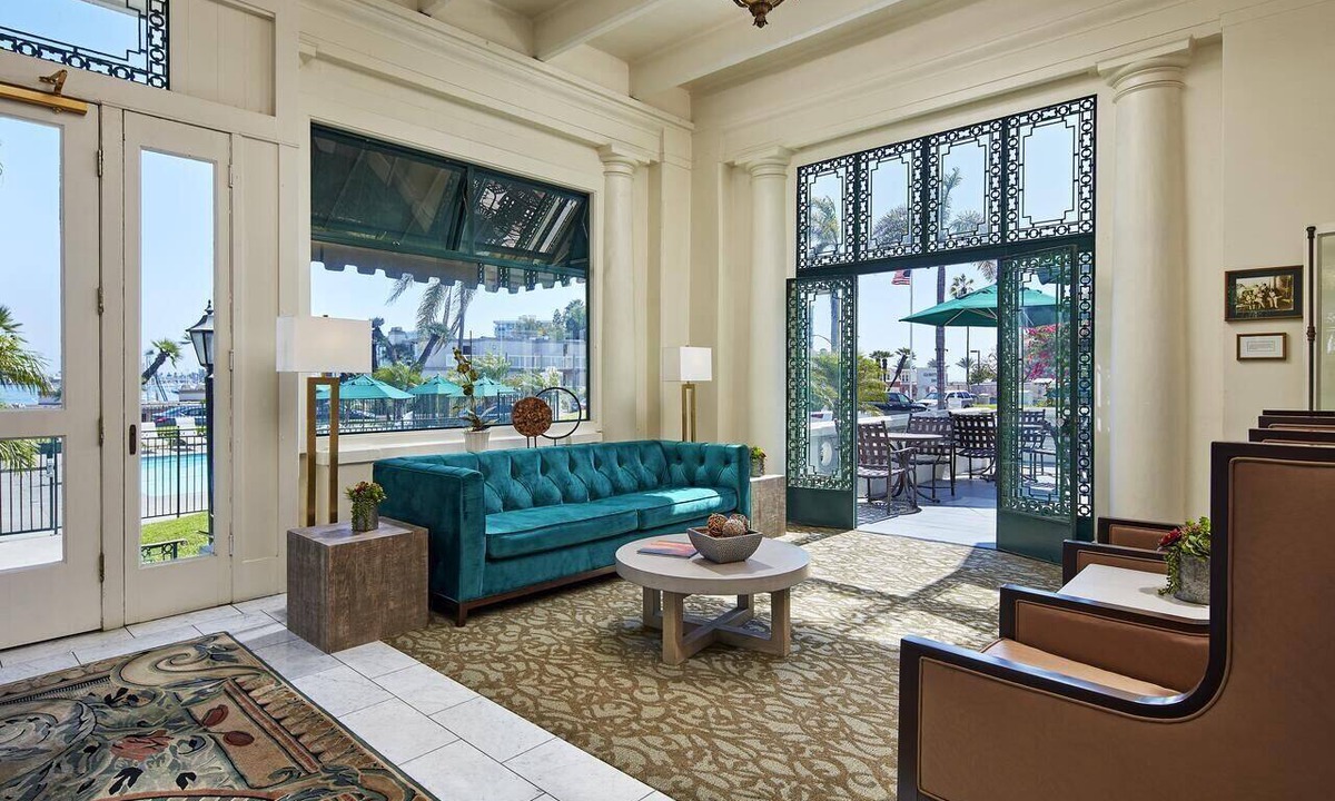 Coronado Hotel | 3 Modern Units | Pool Access | Parking | 2.1 mi to Seaport Village