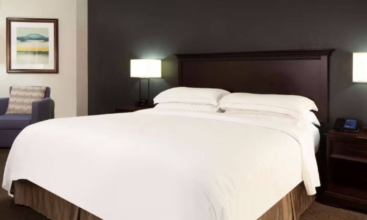 Nassau Bay Hotel | 3 Units to Rest Easy in a Modern Room w/Unmatched Pool Views