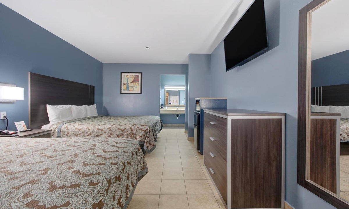 Weslaco Hotel | 3Practical Rooms Near Weslaco Museum - 2 miles | Great for Adventure Seekers