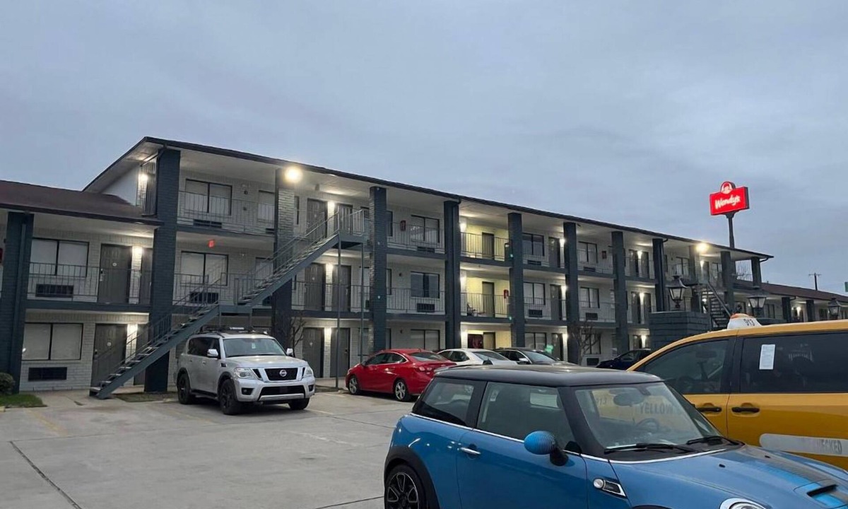 Arena District Hotel | 4 Cozy Studios w/Kitchenette Near Alamodome – Great for Extended Stays