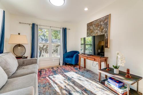Highland House | 4 Mi to UT Austin: Bright & Modern Family Home
