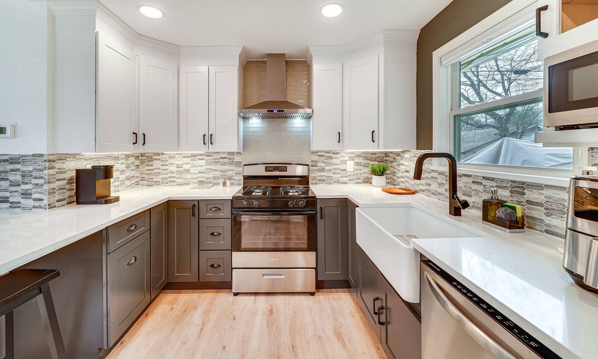Northwest Los Angeles Heights Cottage | ~ 5 Mi to Downtown: Modern San Antonio Cottage