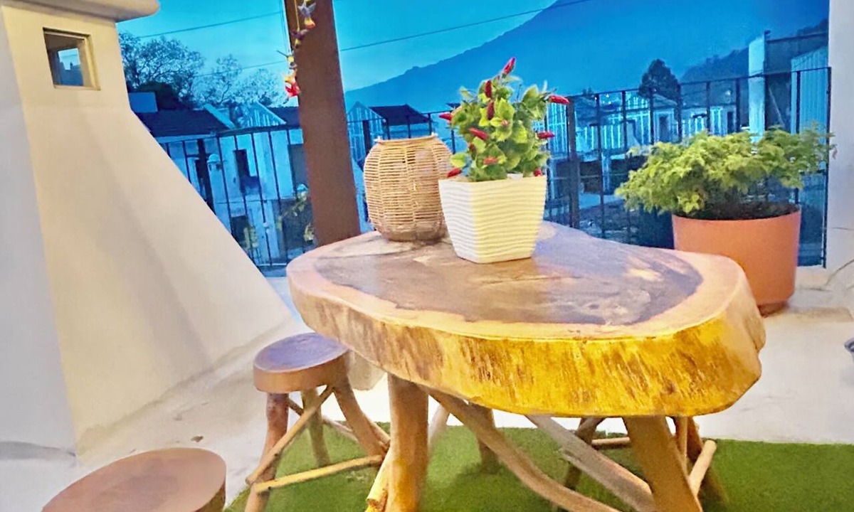 Ciudad Vieja House | 5BD Home in private condo 10 min from Antigua, volcano views, garden & rooftop