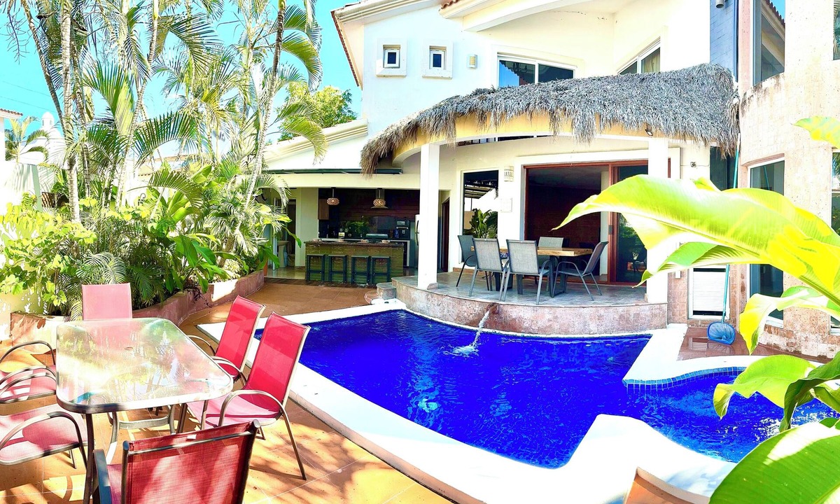 Diaz Ordaz House | 6 BRM VILLA IN THE HEART OF PUERTO VALLARTA, steps from restaurants and shops!