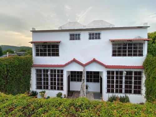 Flores House | 8 habitaciones para 16 personas