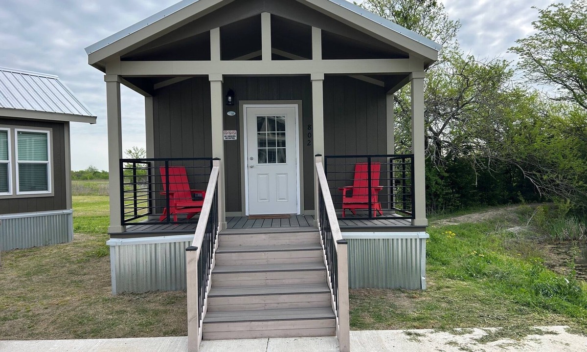 Honey Grove Cabin | 802 Charming cabin in Honey Grove with AC and WiFi
