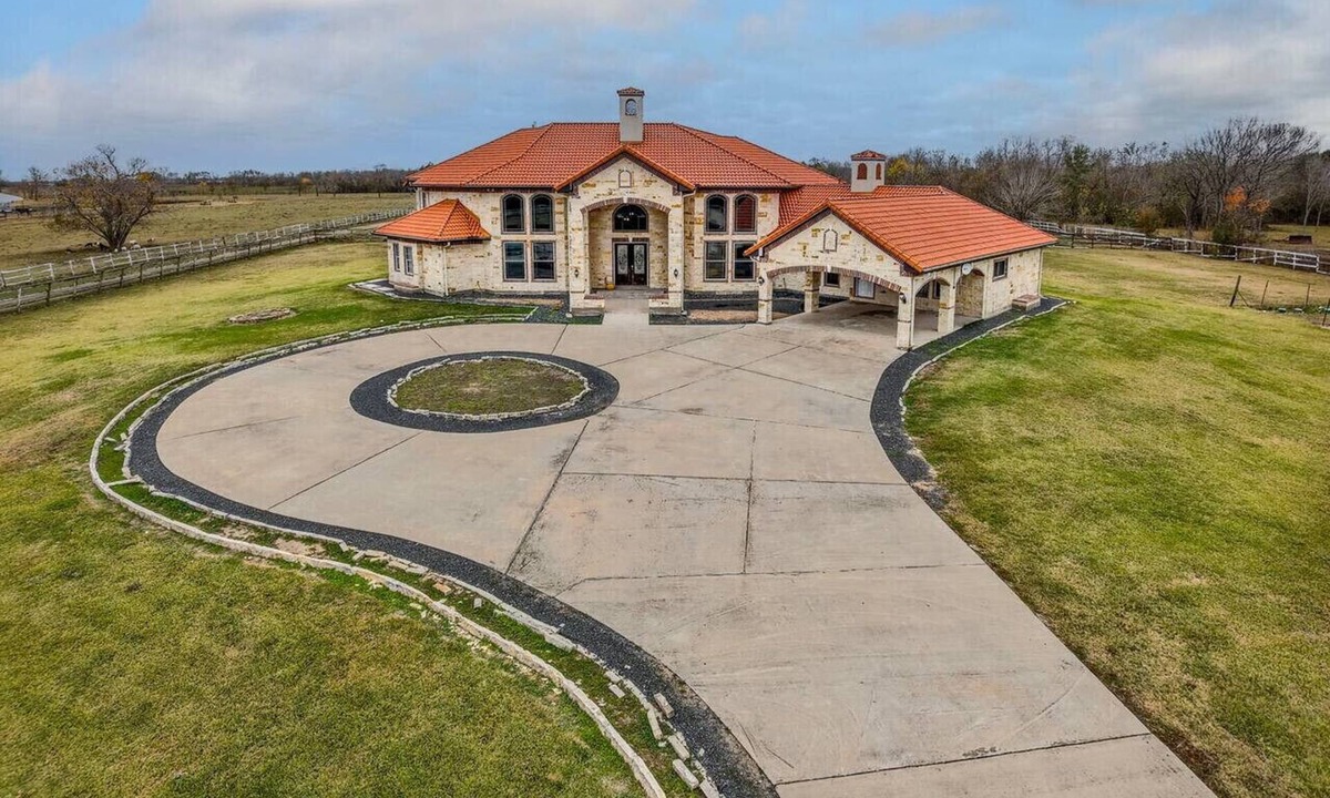 Iowa Colony House | 8BR Ranch house perfect for large families/groups