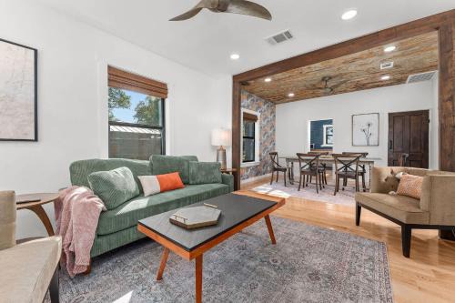 Stonewall House | Ab Astris - Starry Night Cottage 1