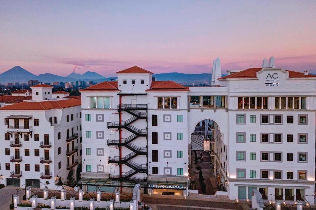 Zona 16 Hotel | AC Hotel by Marriott Guatemala City