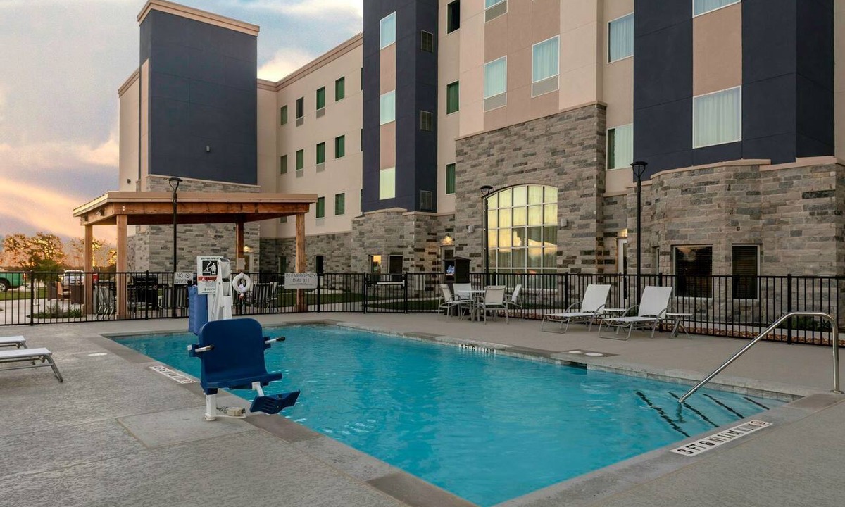 Cedar Park Apartment | ADA Suite w/Pool Access | Breakfast Included
