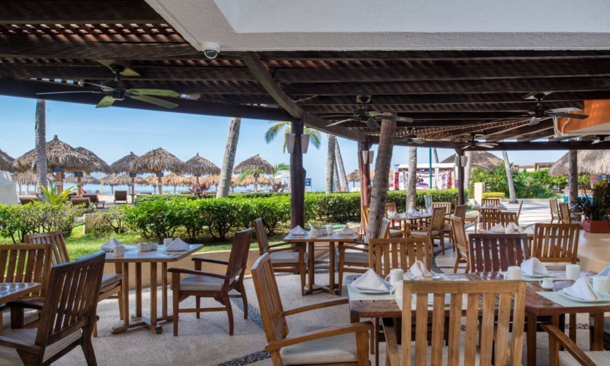 Marina Vallarta Hotel | Adventure Awaits – Studio Near Botanical Gardens & Zoo