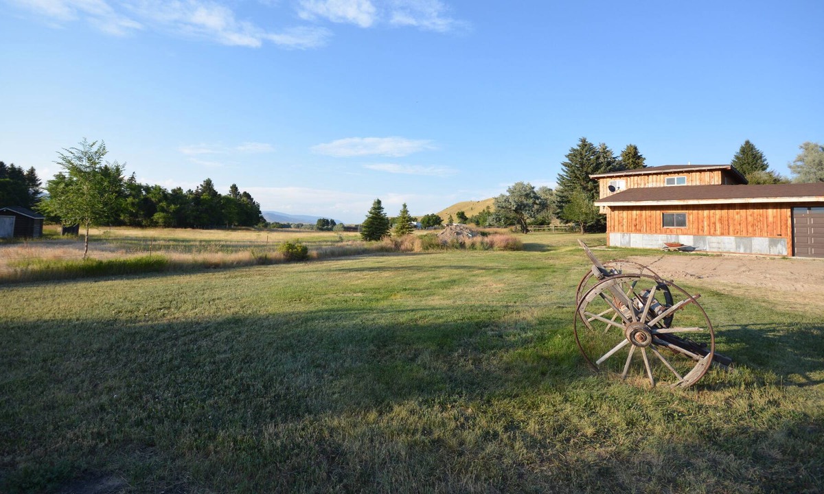 Pray Apartment | Affordable newly constructed apartment, walking distance to Yellowstone River