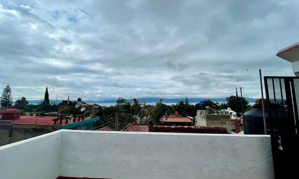 Ajijic House | Ajijic Rooftop Retreat + 5 Bedrooms