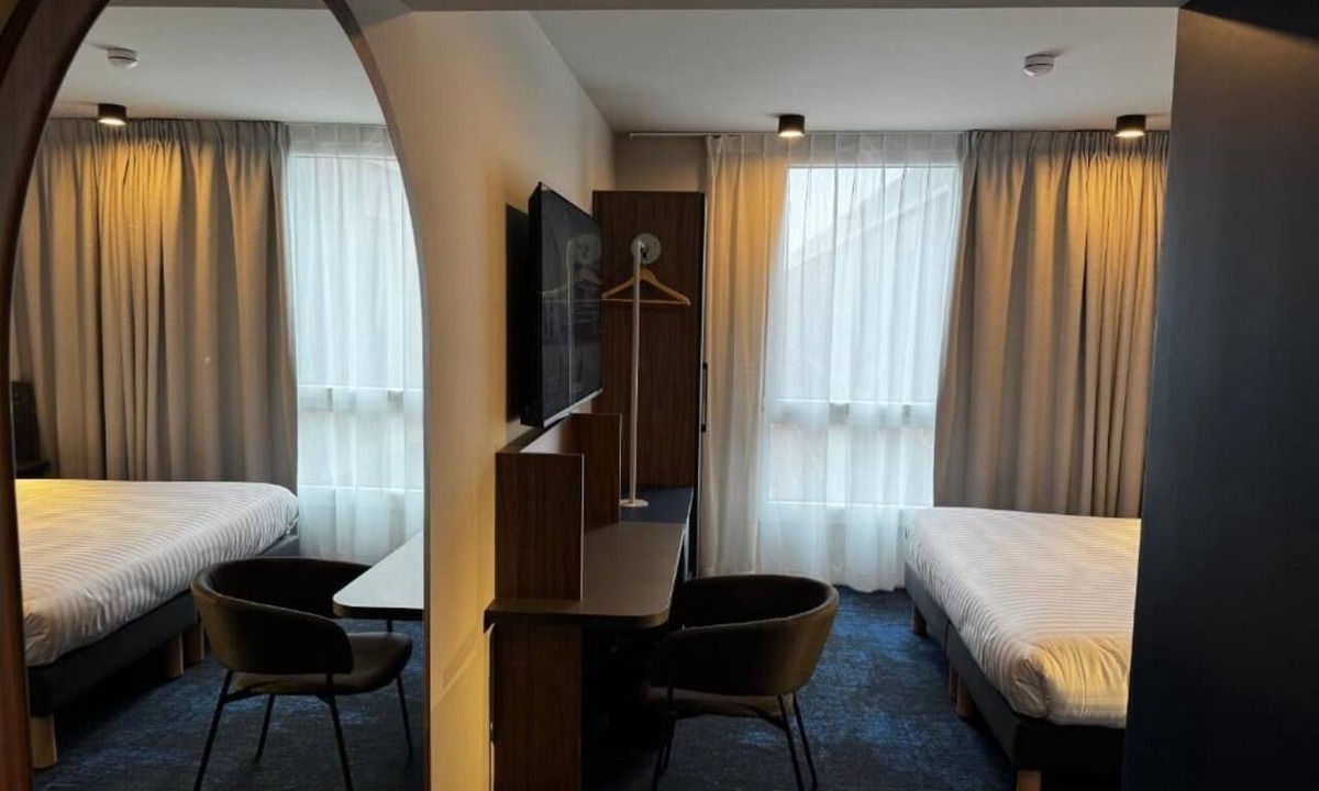 Serris Hotel | Akena Serris