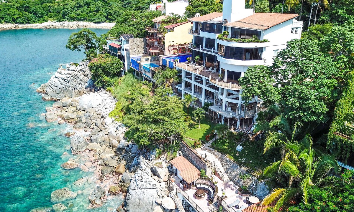 Mismaloya Villa | All Inclusive Luxury Ocean Front Villa, 10 BRs, Chef, Gym, Infinity Pool, Staff