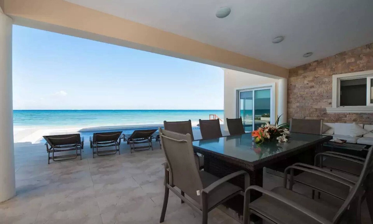 Playacar Fase I House | Amaizing Beachfront villa with 4 bedrooms, private pool and BBQ!