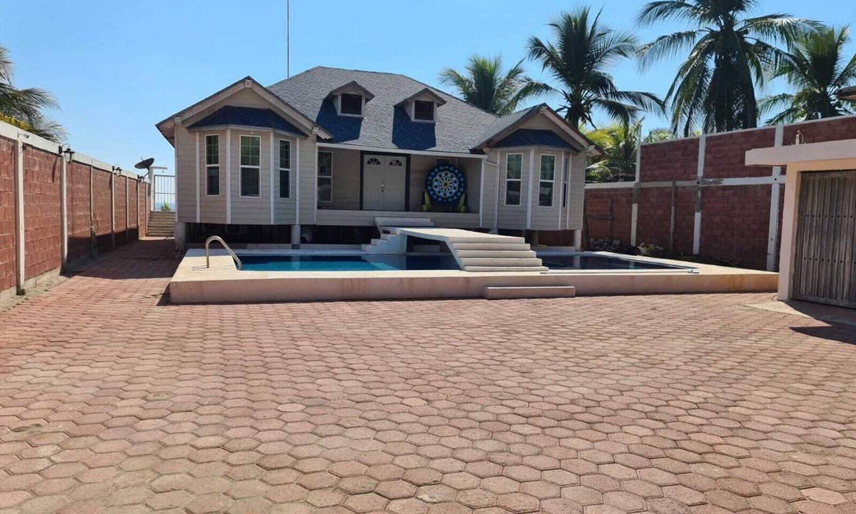 Las Calabazas House | Amazing Beach House with cool AC