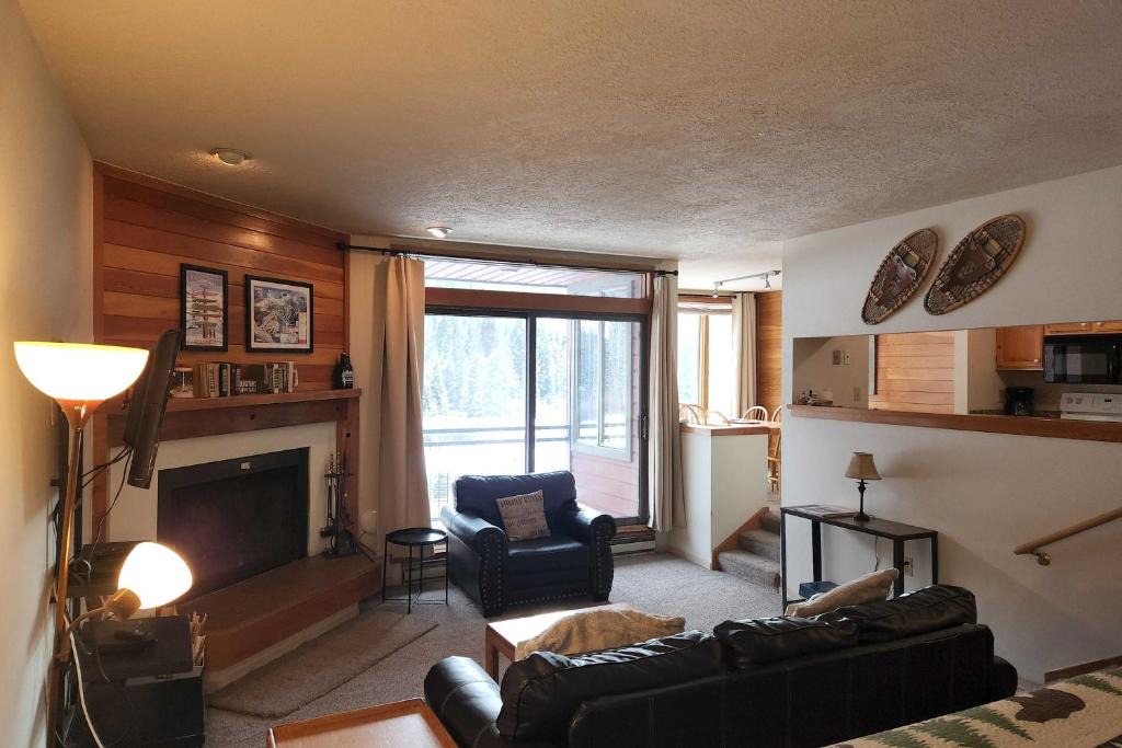 Lakeside Village Hotel | Amazing Views in Keystone