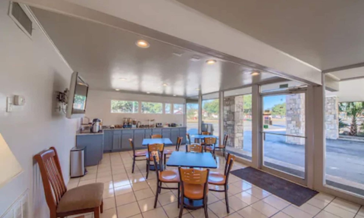 Uvalde Hotel | Americas Best Value Inn Uvalde