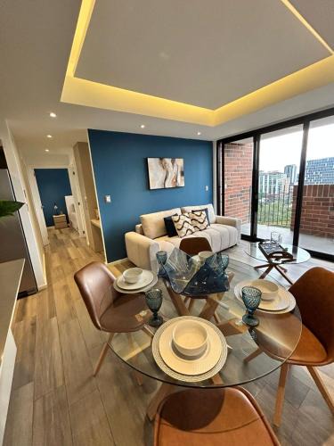 Zona 10 Apartment | Apartamento 2 Dormitorios, Zona 10, Parqueo, Gym, Piscina
