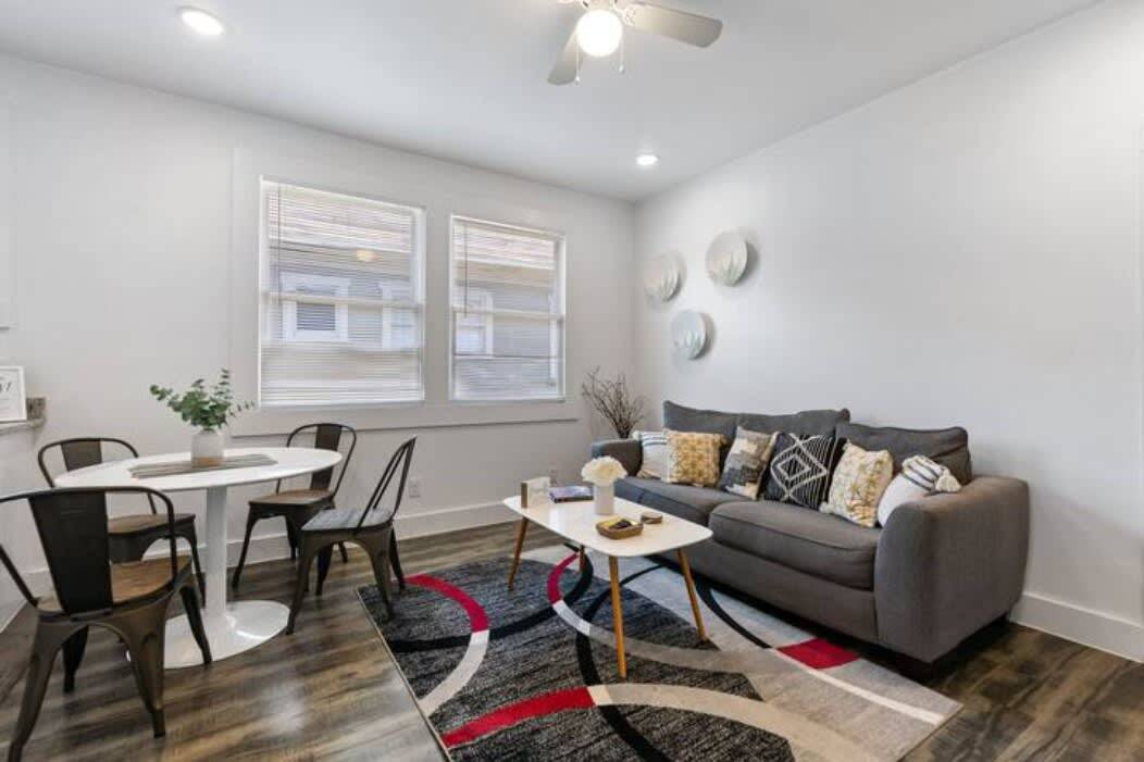Tobin Hill Apartment | Apartment ∙ 2 bedrooms ∙ 8 guests