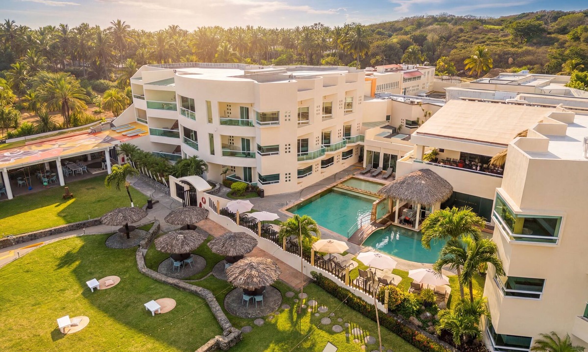 Playa Chachalacas Resort | Artisan Family Hotels And Resorts Playa Esmeralda