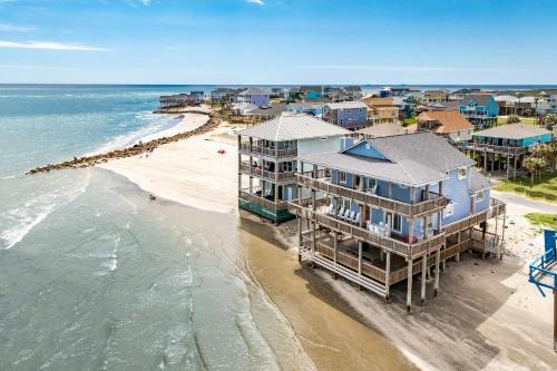 San Luis House | Atlantis - Oceanfront Seating at its Finest!