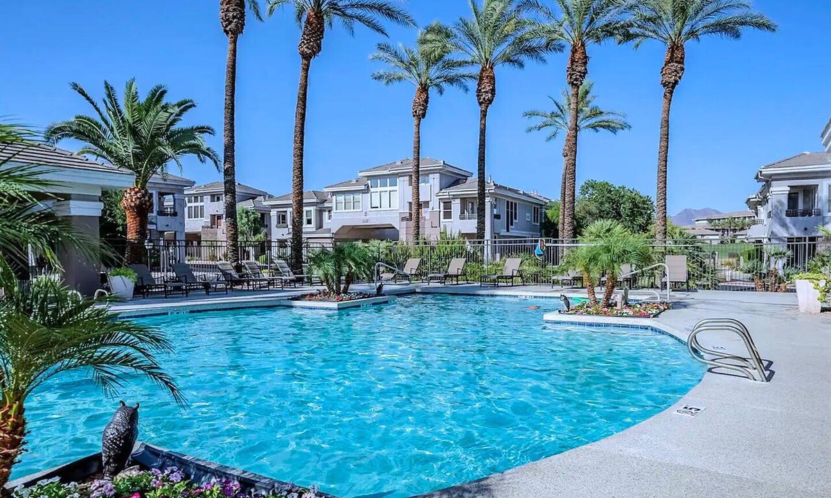 Kierland Condo | Aug Special|Kierland|Pets|Pool|HotTub|Greenside 9 ~ Pet Friendly ~ Golf Retreat