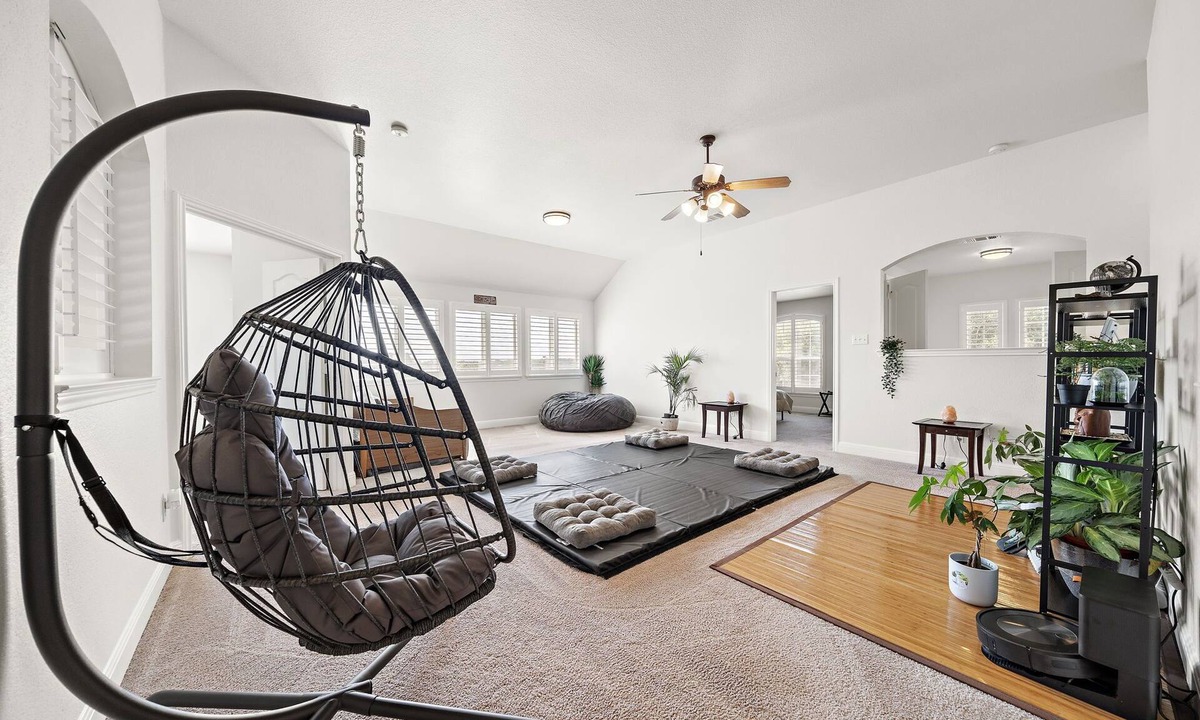 West Oak Hill House | Austin Retreat House | 6BR | Yoga Gym | BBQ Yard