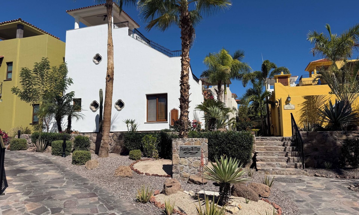 Nopolo House | AV220 Villa in Loreto Bay. Short walk to Beach, Pools, Restaurants,4 Bikes & AC.