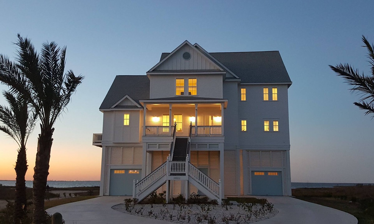 Red Fish Cove House | BAYFRONT! HOT TUB! ELEVATOR! FIRE PIT! POINTE WEST RESORT: A Bit of Heaven